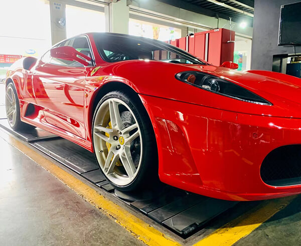 Frrari F430 on 20 inch rims