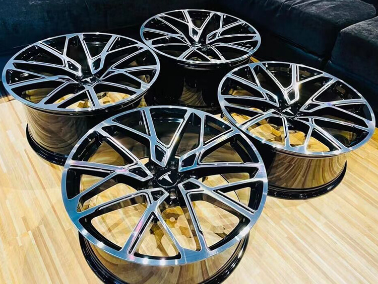 tesla model x staggered wheels